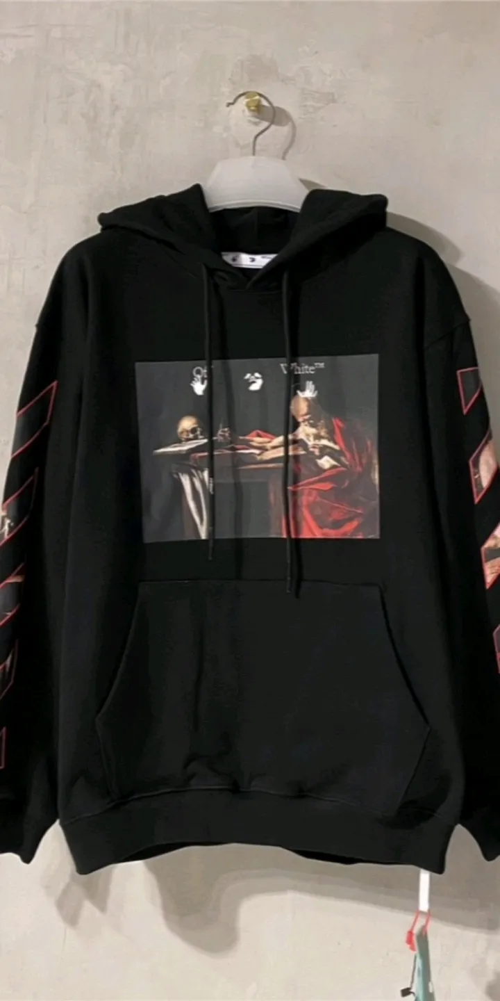 Real shot of the video - top tested version OFFWHITE OW Caravaggio Skeleton Old Man Oil Painting for Male and Female Couples Pure Cotton Loose Religious Round Neck Pullover Hoodie Sweatshirt Exclusive version on the market, zp's sales once hit a new high. Both the front and rear panels are printed using Kornit's digital direct printing process, with 7 colors sprayed and glazed solid film, giving the printing a jelly-like feel. The printing gradient is gentle, the texture is clear, and the color contrast is obvious. The fabric is made of 480g large fish scale pure cotton terry fabric, which is launched in a big way and has full drape. It can be compared with all versions on the market and is synchronized. Brand new 21s collar label, washed, hang tag, all customized. Size chart
